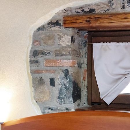 Appartement La Mansarda Di Eros E Tiziana à Lanzo dʼIntelvi Extérieur photo