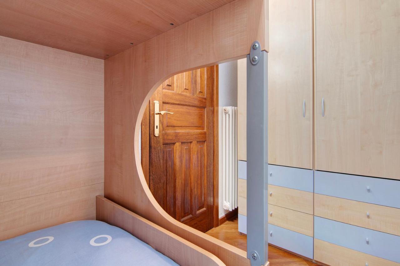 Appartement La Mansarda Di Eros E Tiziana à Lanzo dʼIntelvi Extérieur photo